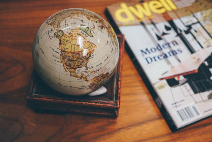 versier met MOVA Globe